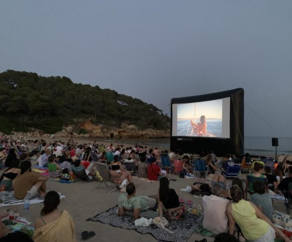 cinema platja móra, tarragona / cine playa móra, tarragona